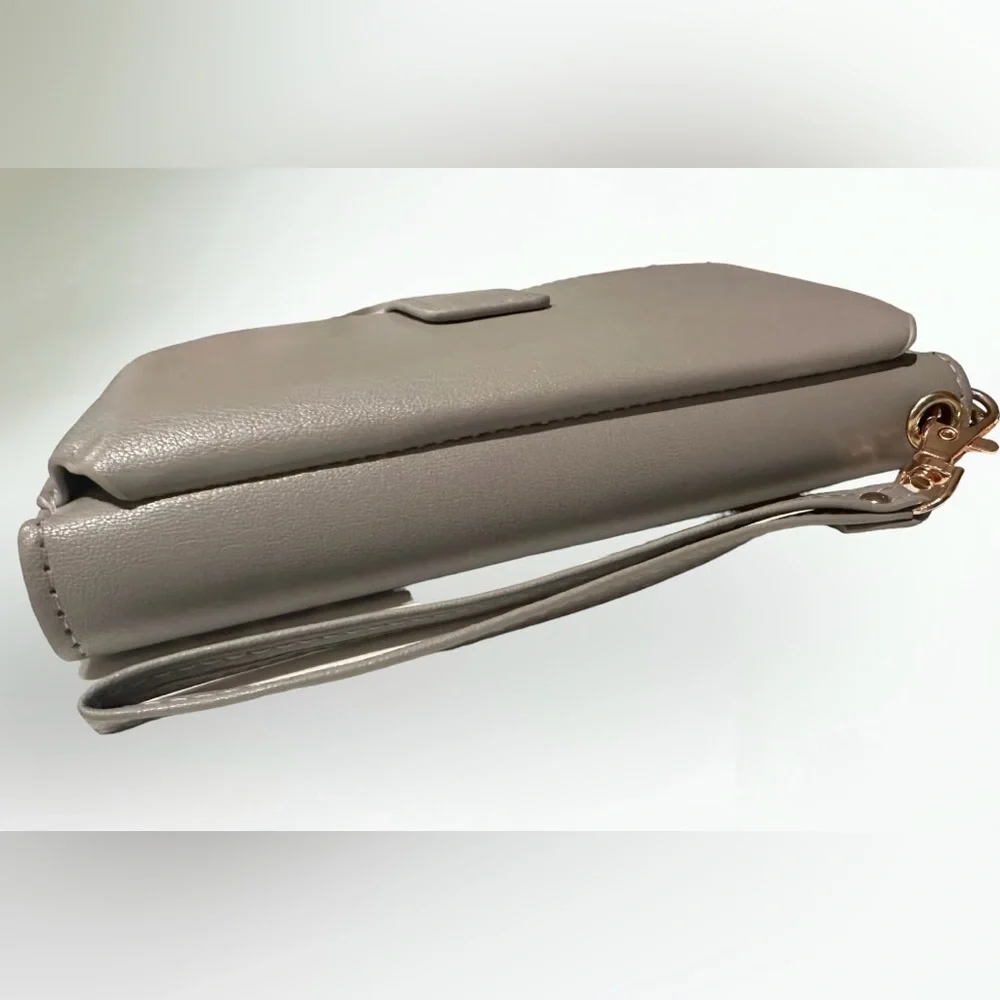 Badgley Mischka Wallet Wristlet Vegan Leather Gray‎ Studded Cell Holder
